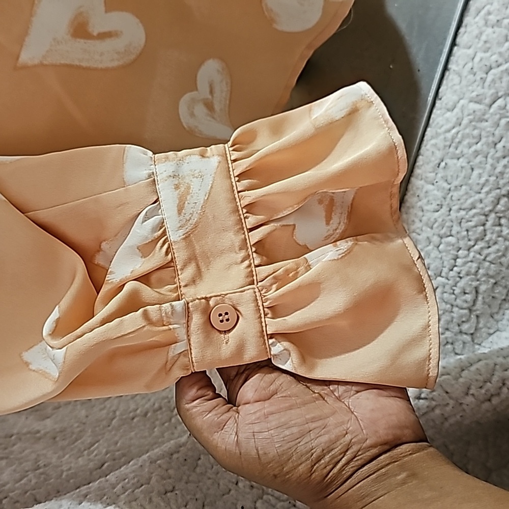 Ladies blouse. - Picture 4 of 5